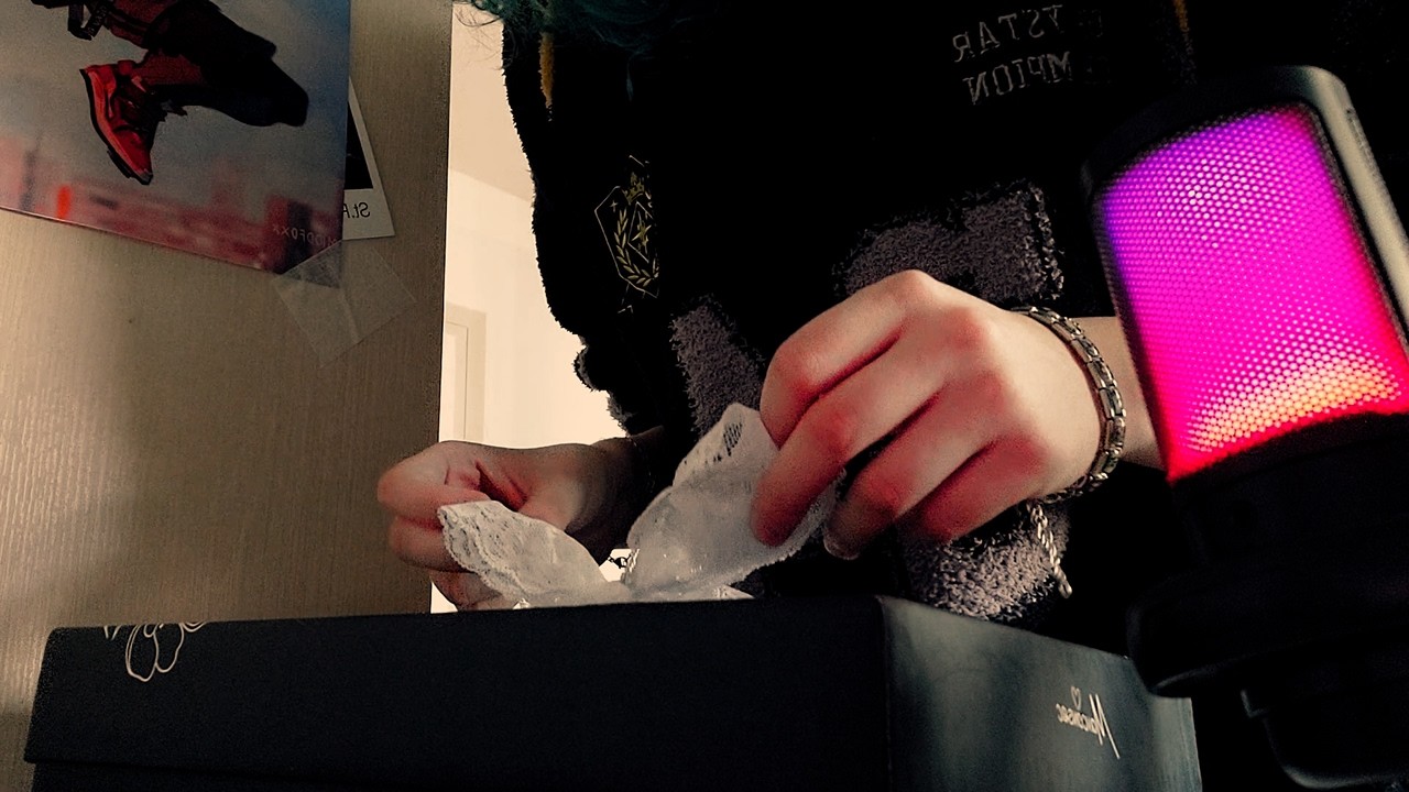 засыпай, пока я запаковываю подарок | асмр