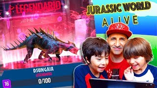 DINOSAURIOS NUEVOS y COMBATE DORADO! Dani y Evan en JURASSIC WORLD ALIVE!