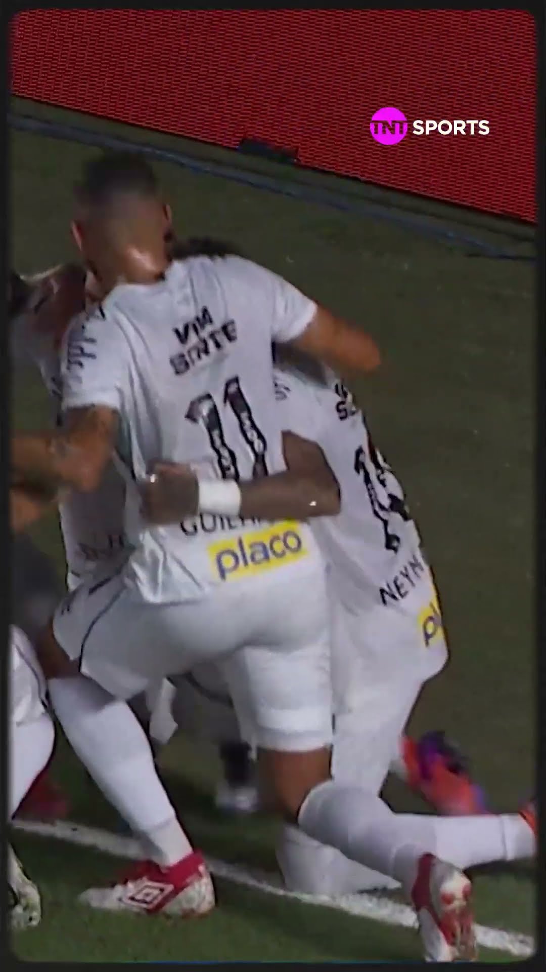 TODOS OS OLHOS APONTADOS PARA NEYMAR! ? TODOS QUEREM REGISTRAR A HISTÓRIA! ?? #shorts