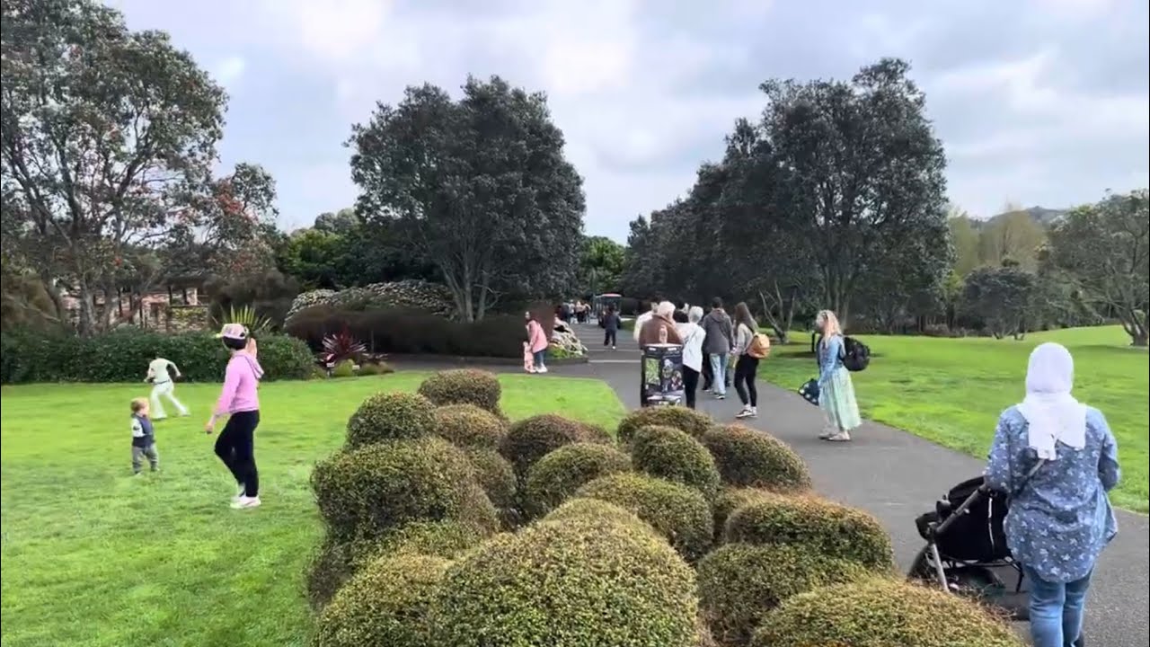 Newzealand Auckland ਗੁਰੂ ਘਰ ਗਏ  ਤੇ beauty full garden ਦੇਖਣ ਗਏ ￼ yeah