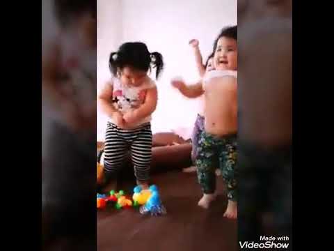 tiktok-lucu,-anak-kecil-gendut-joged-perut