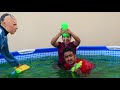 تحدي أخر واحد يخرج من المسبح السلايم يربح 10000$ !! 😱 Swimming inside a biggest slime pool