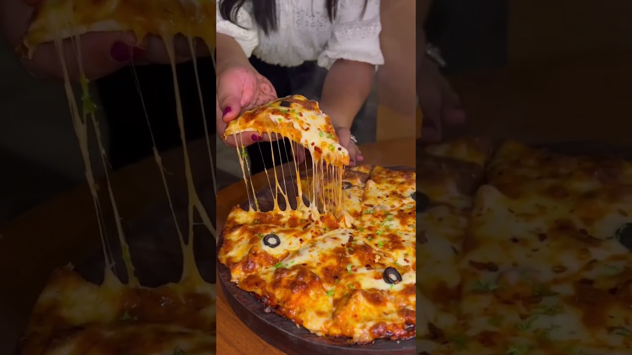 Tag your friends who love to eat pizza 🍕  