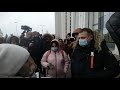 Представители  движения «РодНадзор» снова устроили скандал возле здания свердловского Заксобрания.
