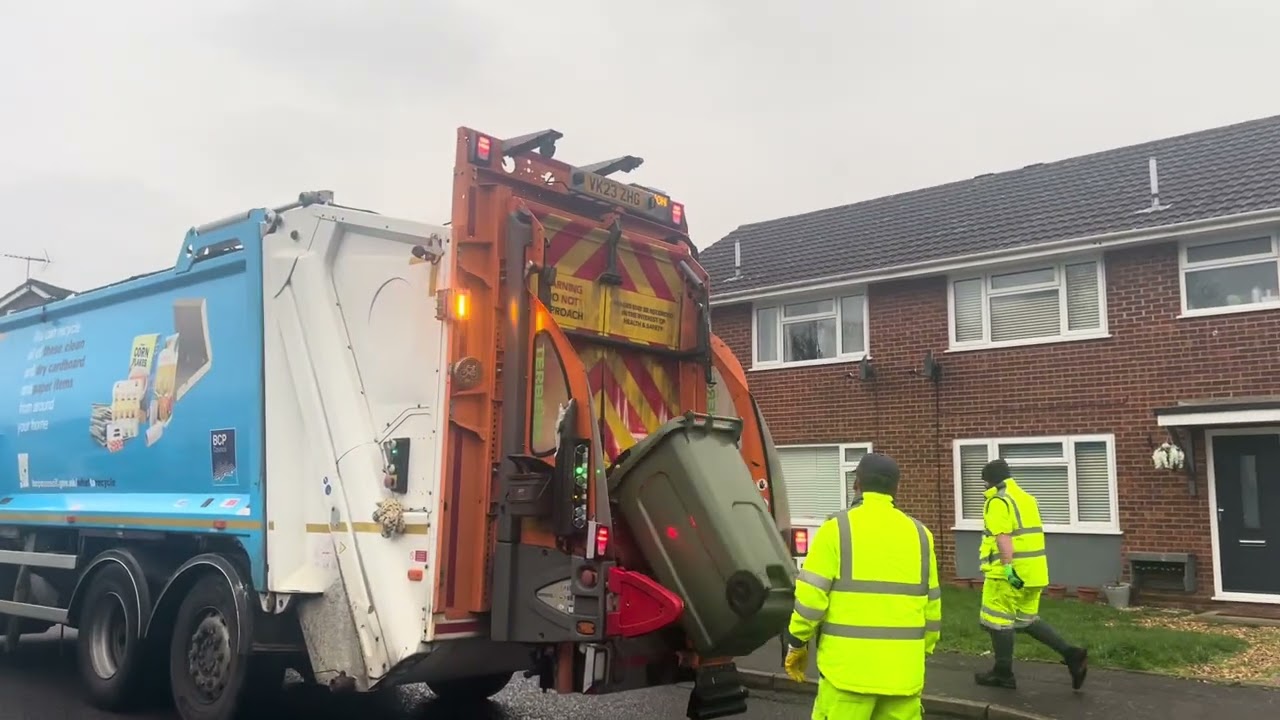 Green Waste bin men emptying bins in Poole part 4 (06/03/2026)