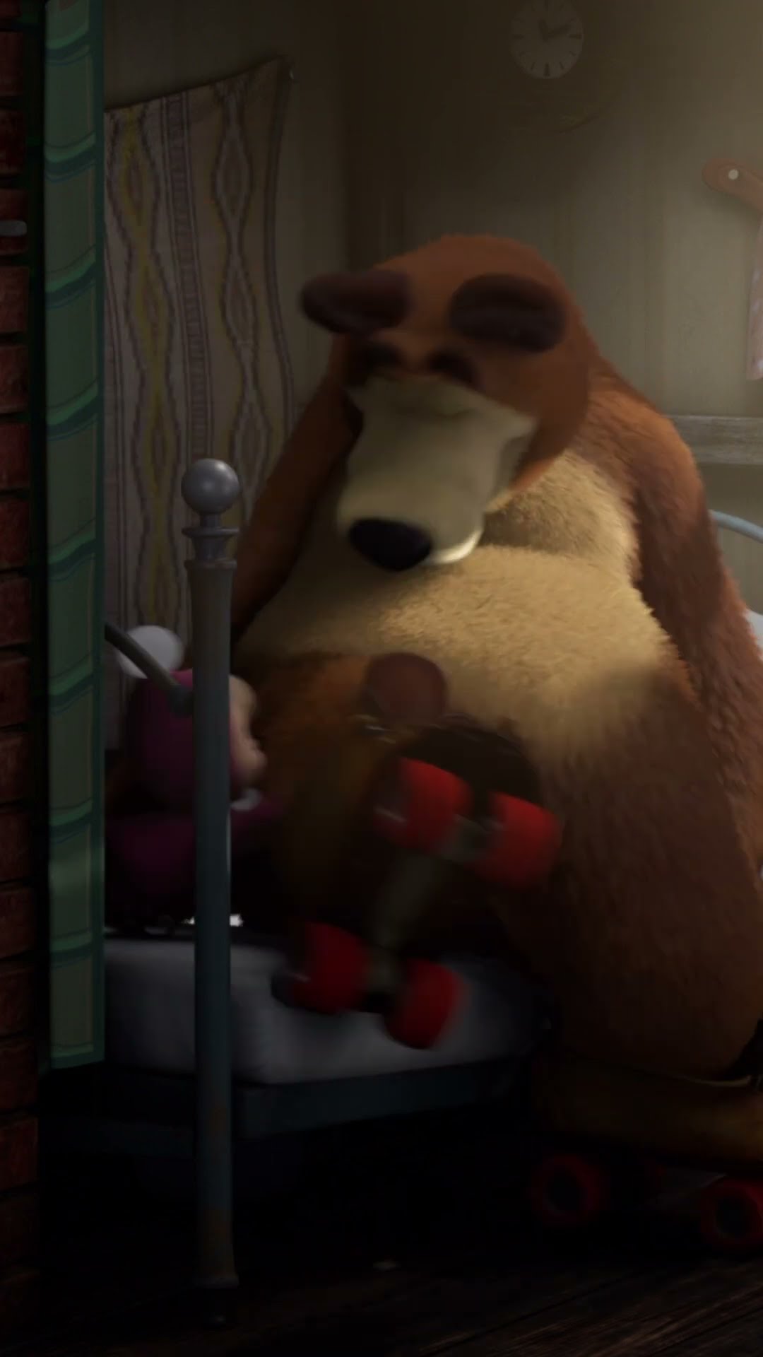 هذا ليس دبًا، هذا غزال! ? mashabeararabic #shorts #arabic #mashaandthebear# #ماشاوالدب #مضحك #كرتون