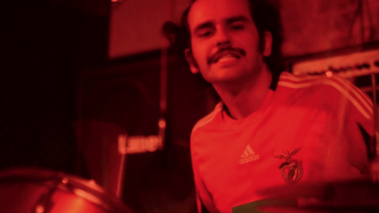 Almighty Howlers - Benfica FC (Live)