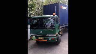 Download lagu Container keluar gudang sjr Container keluar gudang sjr