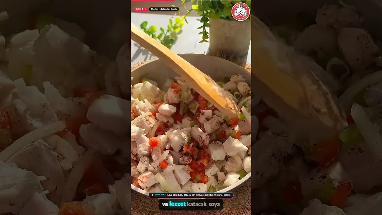 Tavuklu ve Bol Peynirli Pratik Örgü Somsa 🥐 Çıtır Çıtır Tarif! #Shorts Tavuklu ve Bol Peynirli Pratik Örgü Somsa 🥐 Çıtır Çıtır Tarif! #Shorts