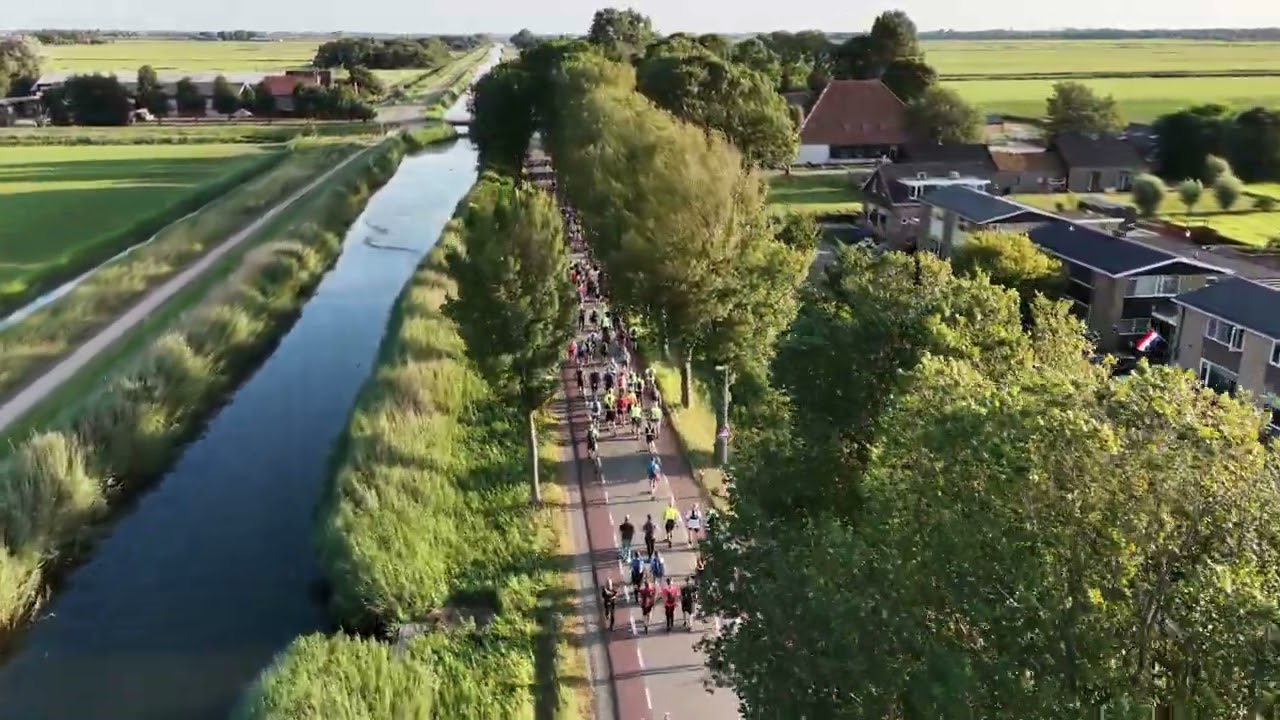 Het vertrek van de wandelaars van de 100 van Leeghwater 2026 DJI 20260731200215 0041 D
