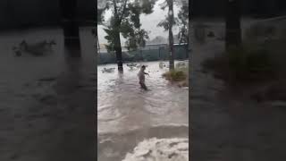 İskenderunda Yağan Şiddetli Yağmur Yolları Görülmemiş Şekilde Sular Altında Bıraktı. İ