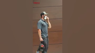 Glitch On The Escalator💀🤯 #shorts #twinsprank