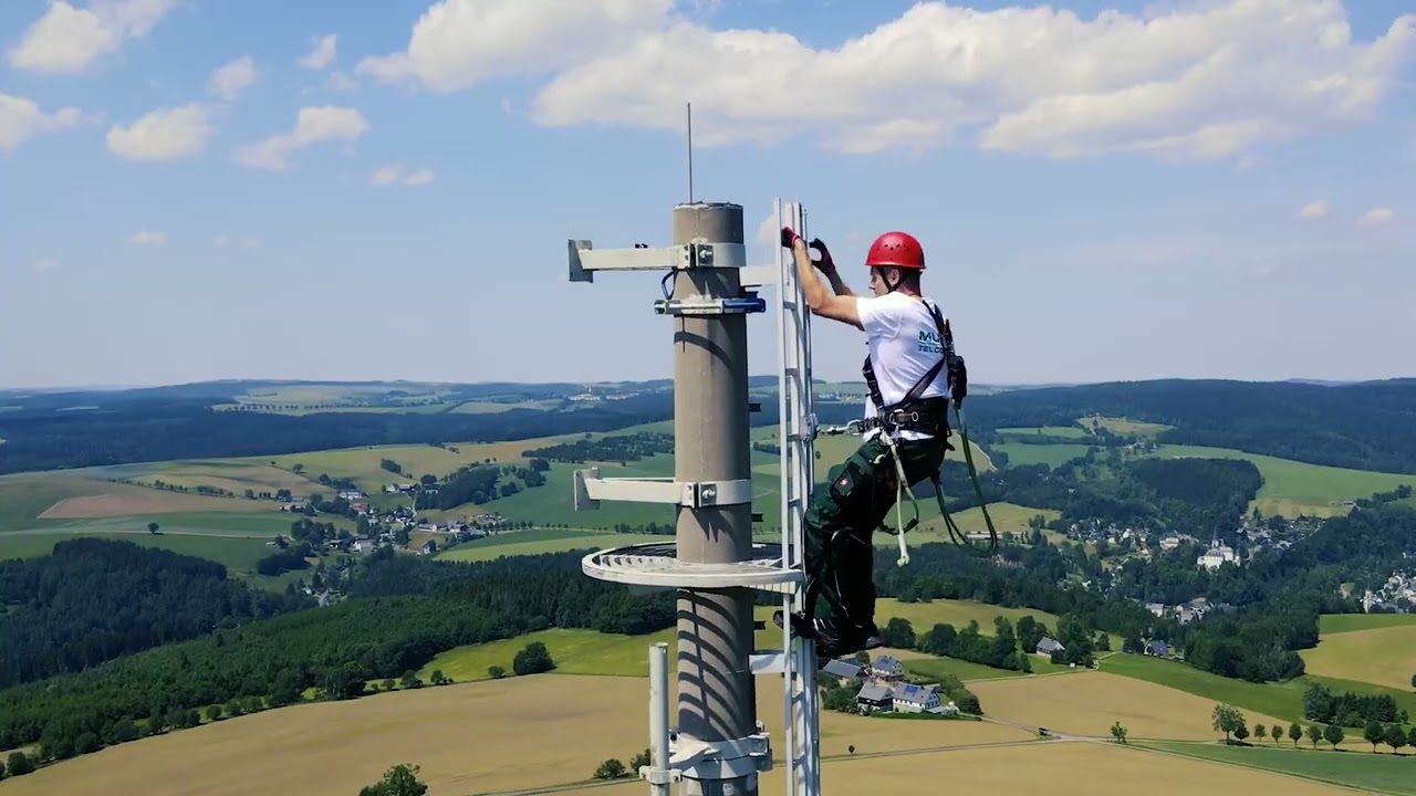 Mobilfunkmast Schwartenberg - Servicetechniker / Monteur (m/w/d) der MUGLER SE im Einsatz