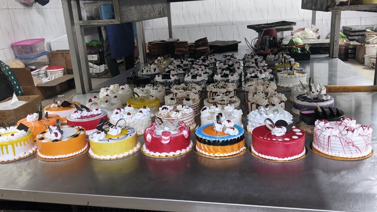 Anand bakery Akola 1 January 2024 special cake YouTube