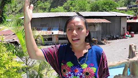 EN EL ALTAR SOLISTA GLADIS ELIZABETH MALDONADO PRE...