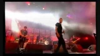 Blur - Song 2 - Live T in The Park 2009