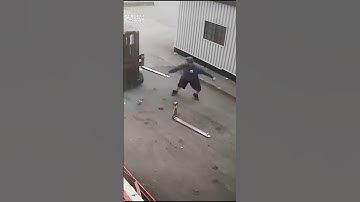 Check your Forklift Forks so no Boat Fail 🛥️ 🤯