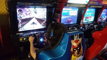 PLAYING F-ZERO AX FOR REAL AT MIKADO ARCADE IN SHINJUKU