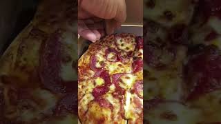 بيتزا مع مقبلات ساخنة