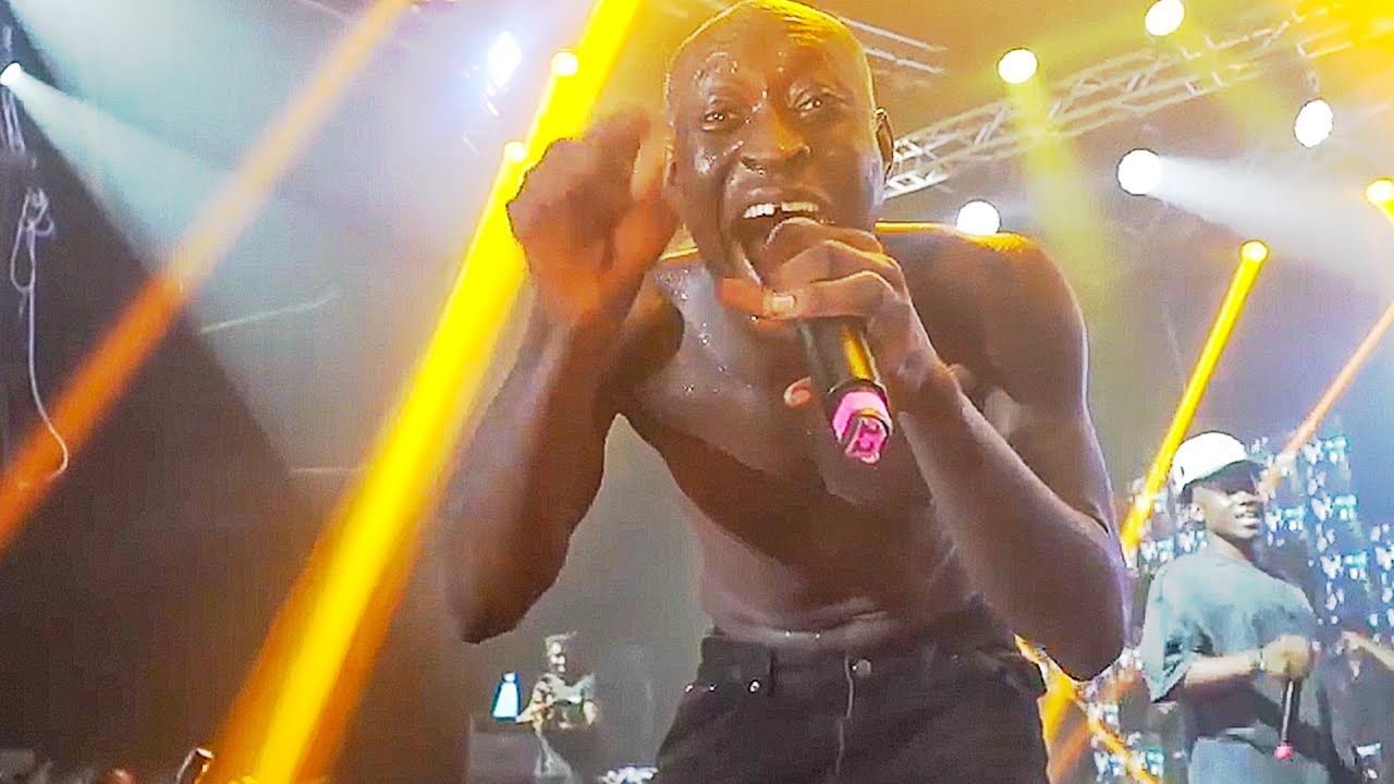 Carterefe Perfoms At The Plutomania Concert In Lagos..