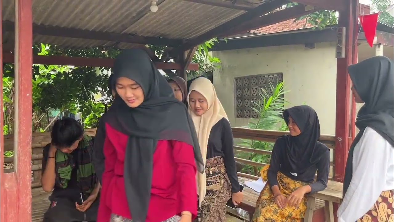 Drama Sunda “Budak Kota Pindah Ka Désa” Kelompok 2 Kelas IX.B - SMPN 26 BEKASI