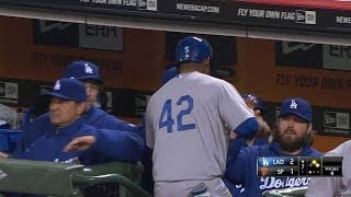 LAD@SF: Turner hits a go-ahead single up the middle