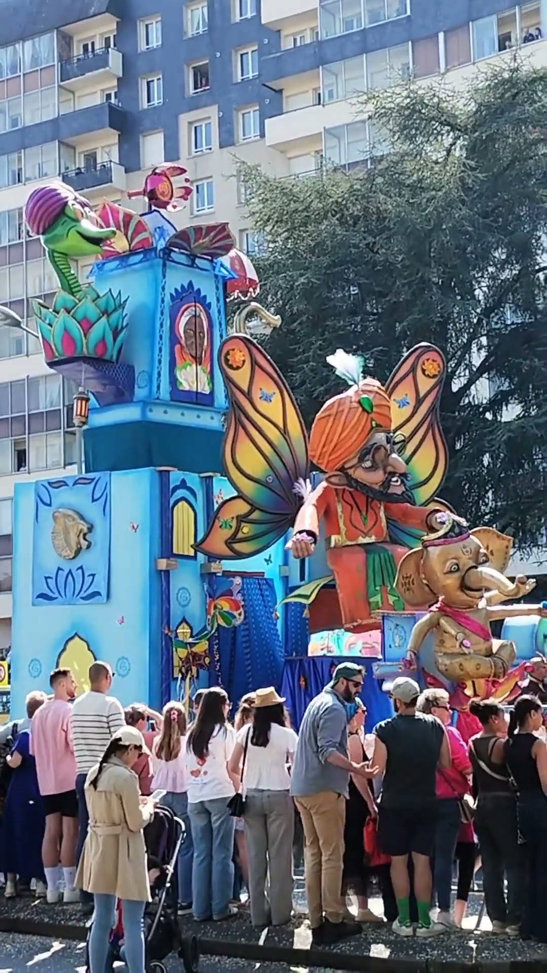 Carnival De Paris Official Song of 1998 Fifa World Cup Dario