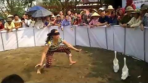 Trò chơi bịt mắt bắt vịt trên cạn 2017, lễ hội dân gian