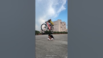 Subscribe to the real talent 🙏🏻 #subscribeformore #insanetalent #mtbstunt #cycling #cyclestunt