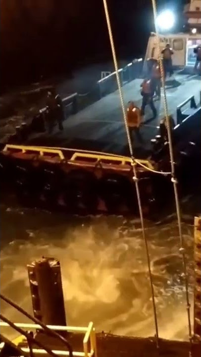 pelaut dihantam ombak besar #shorts