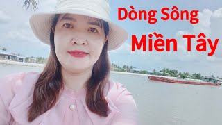 Những Chiếc Sà Lan Rất Đẹp Chạy Về Rạch Vàm Kỳ Hôn Miền Tây.