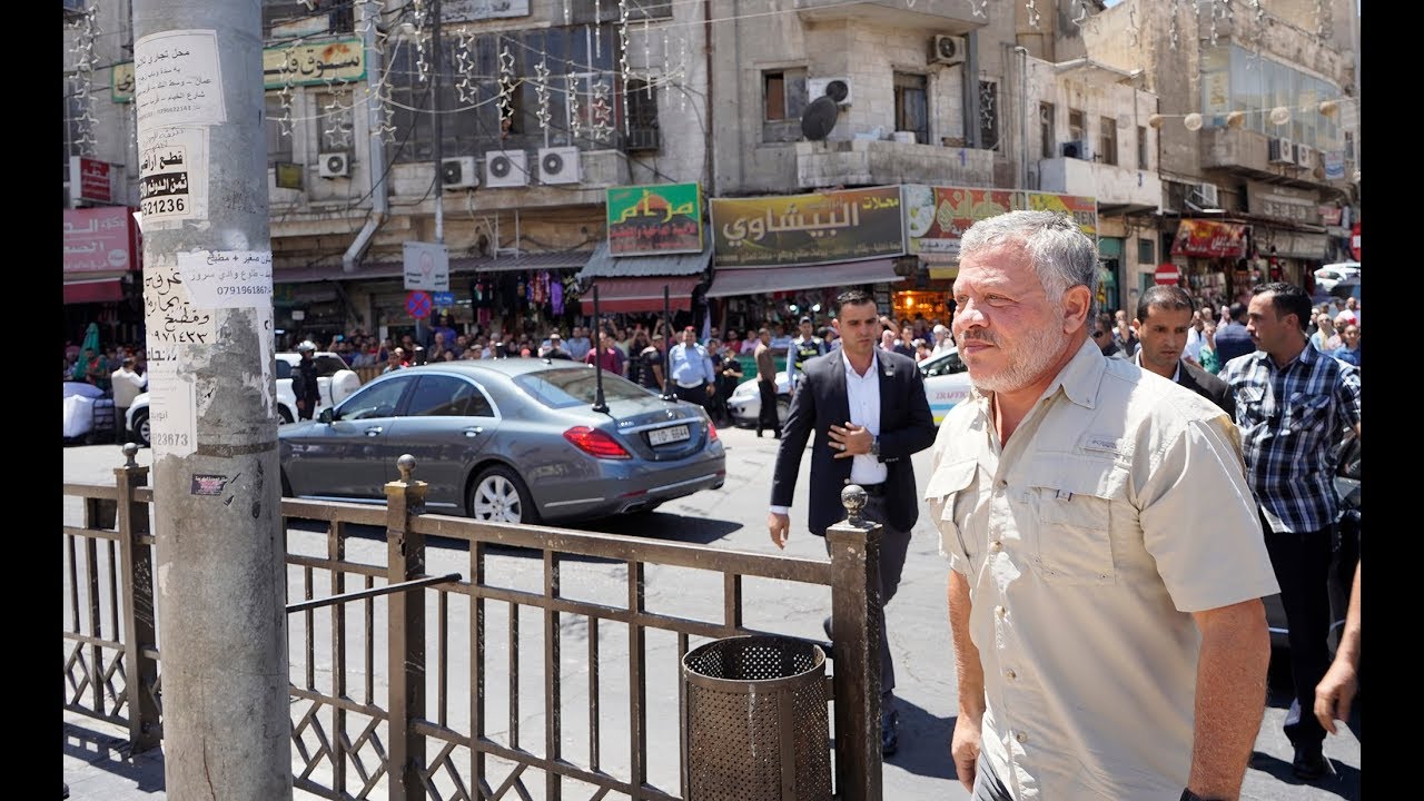 جلالة الملك عبدالله الثاني يتوجه إلى المسجد الحسيني فور عودته إلى أرض الوطن لتفقد آثار الحريق
