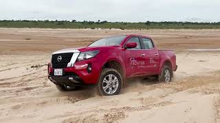 Nissan Frontier XE  4x4 Transmisión automática con motor a gasolina.