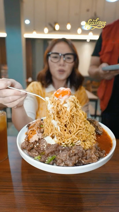 FOOD VLOGGER JUALAN INDOMIE 110 RIBU!?