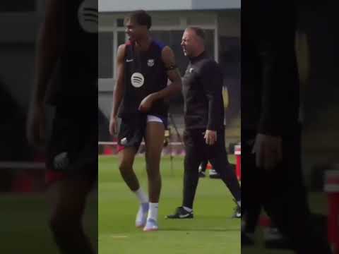 🎥training coulisses 1:Lamine yamal flick hug❤Barceloneكواليس برشلونة حضن لامين لفليك لما ضربه بالخطأ