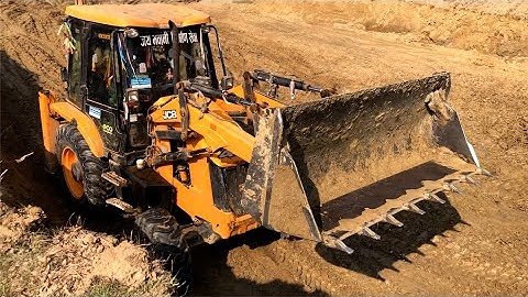Working JCB Backhoe In Village Area / JCB 4x4 Dozer Cutting Soil