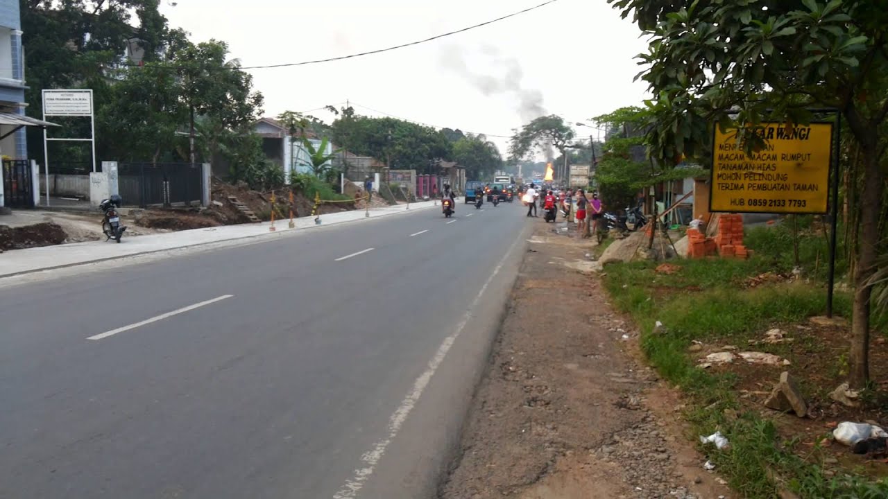 Truk terbakar di Parung bogor 