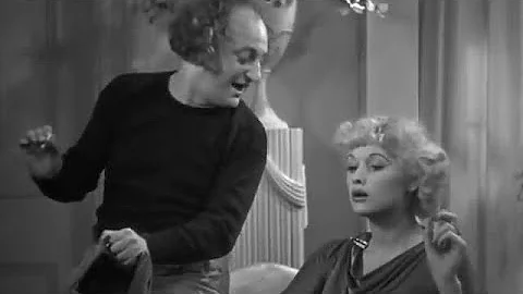 The Three Stooges - Three Little Pigskins - Featur...