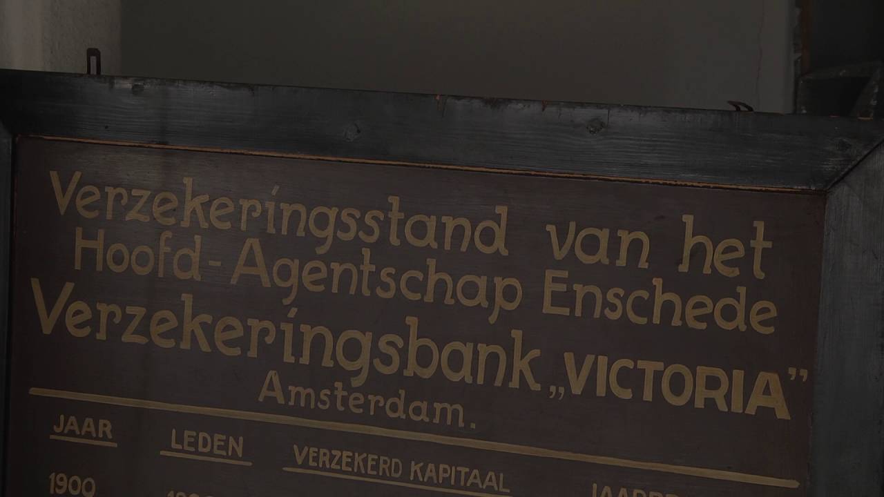 Reportage: Wandbord vol geschiedenis gevonden aan Noorderhagen (TV Enschede)