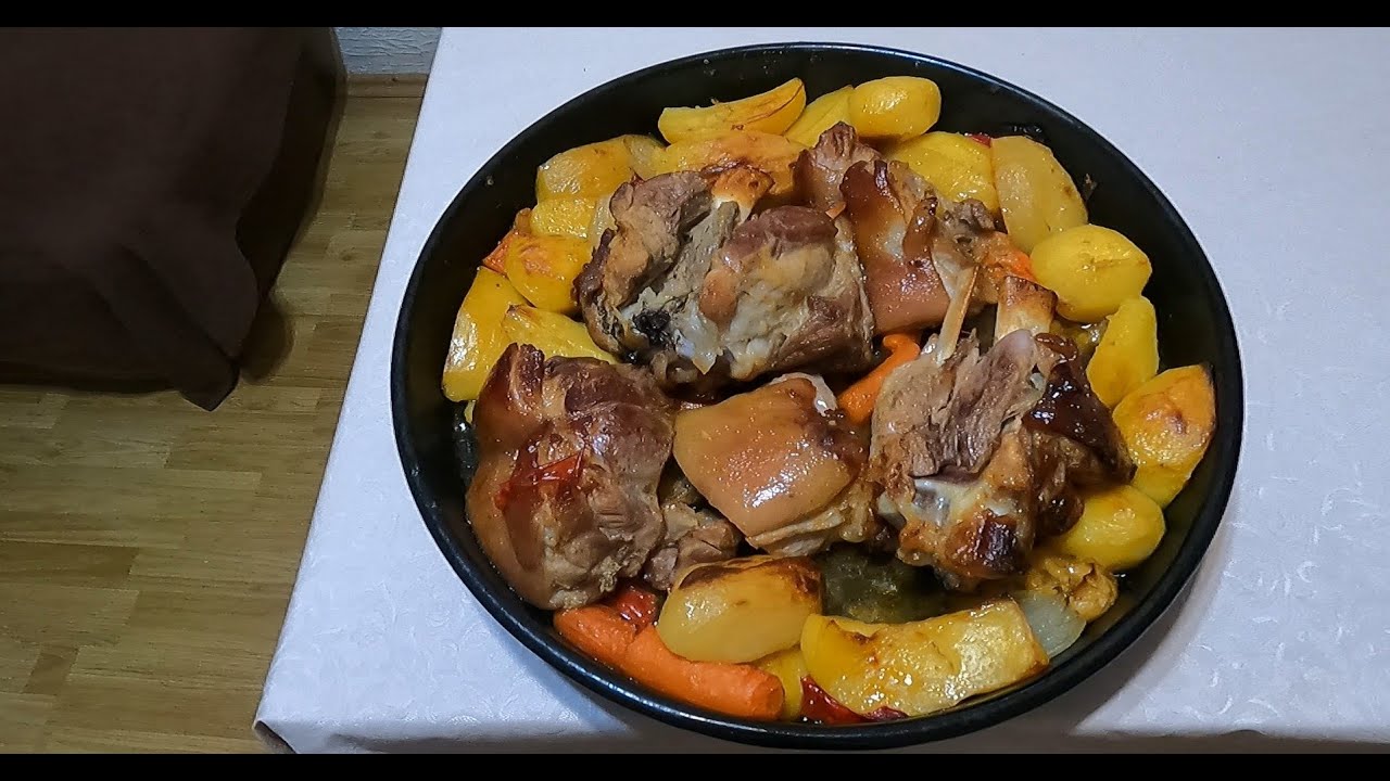 Koljenice pečene sa krumpirima