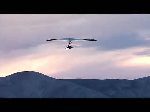 [ Saint André les Alpes ] Premier vol du soir en deltaplane