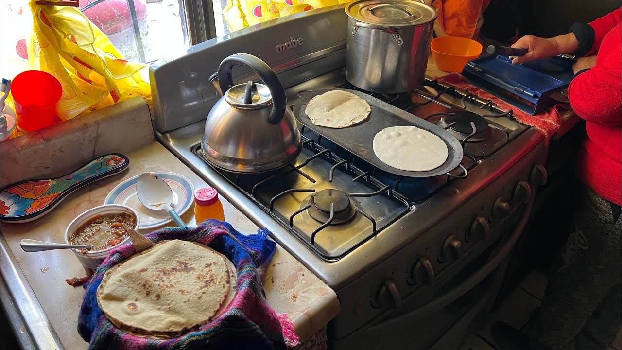 Tortillas de maseca en maquina y salsa de molcajete YouTube