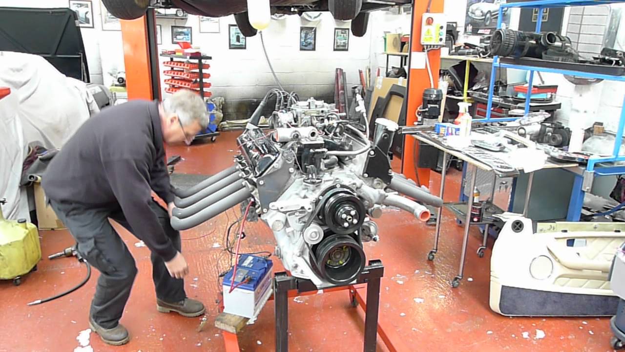 Rolls Royce V8 on stand startup