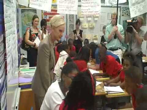 Ms. McCain visits Sisulu Walker Charter School of Harlem (I)