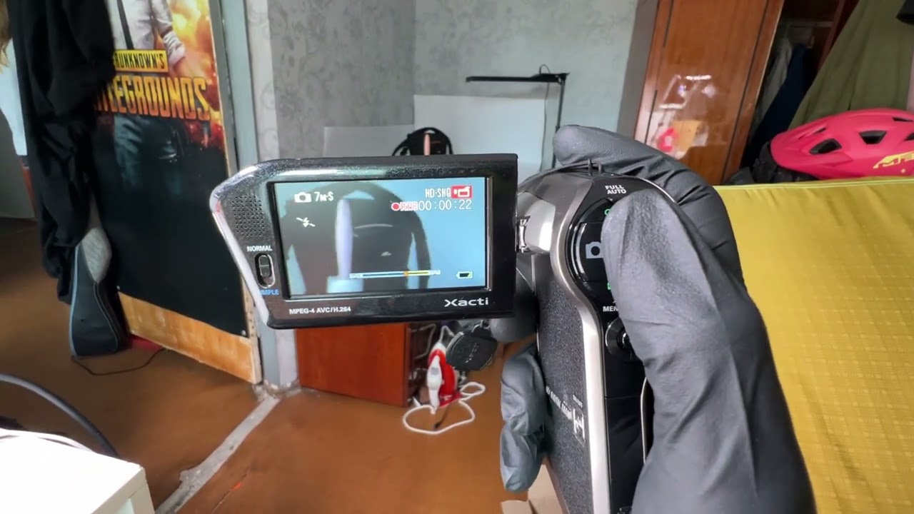 Sanyo Xacti VPC-HD700 7.1MP 5x Zoom Compact Digital Camera - Silver Y2k 2000s