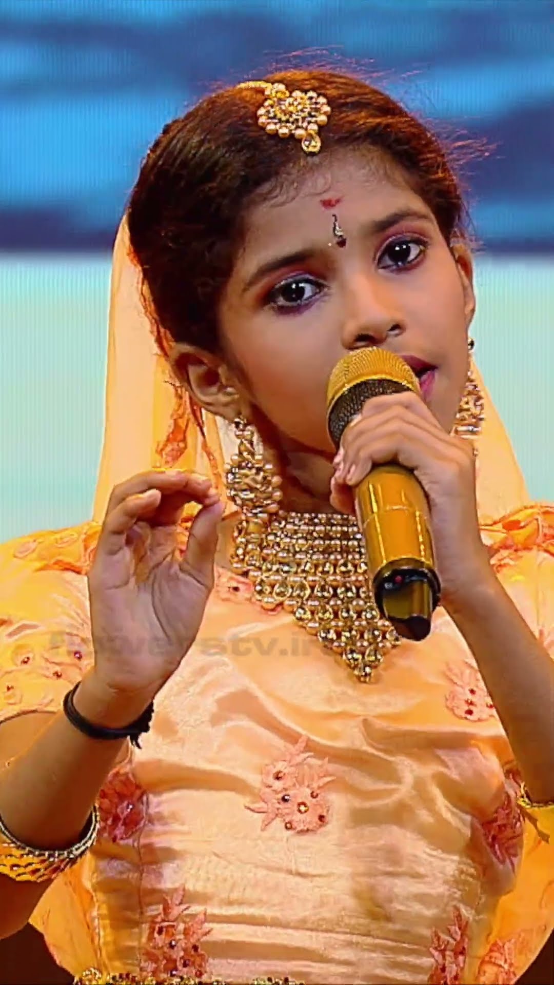 ഗാനമാധുര്യം കൊണ്ട് വർണമേകി സൂര്യഗായത്രി ❤️