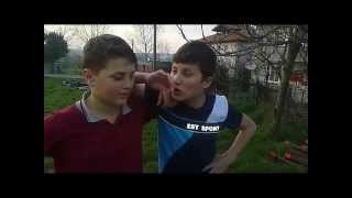 Komik Vinee Kafam Kanıyo Oç Çocuğu