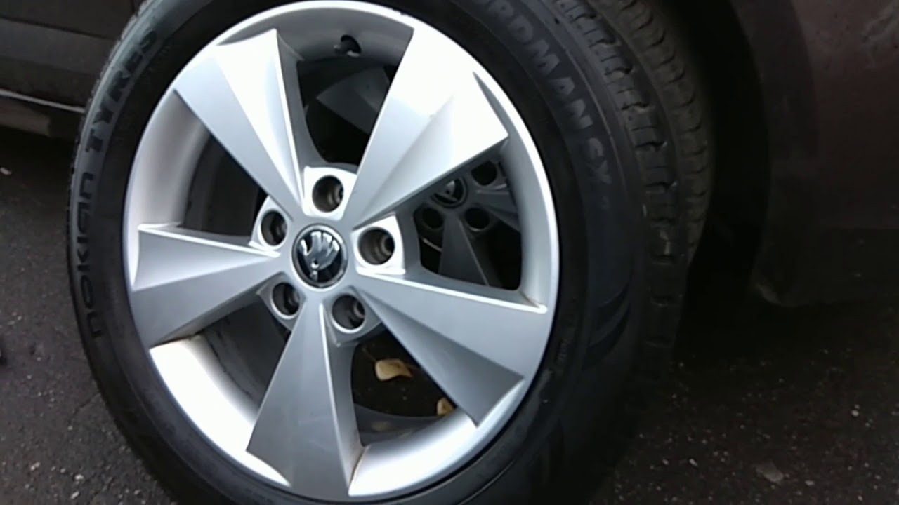 Шкода Октавия А7!!; Меняем резину на зиму!!! Смотрим состояние подвески ...