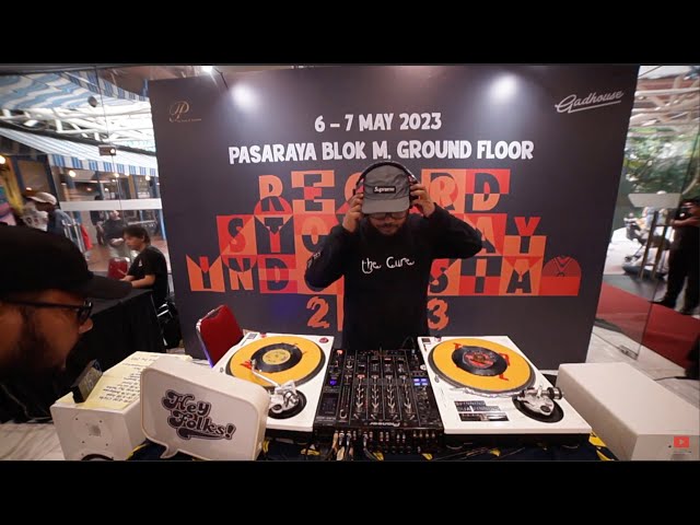 Gilangfitz (Vinyl Set) @ RECORD STORE DAY INDONESIA class=