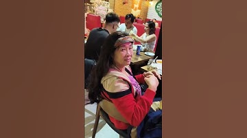 Ngồi ăn cũng phải có bộ tóc giả đẹp nha #caitocgia